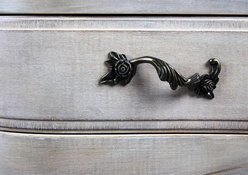 Comoda TV din Lemn cu Picioare Sculptate in Stilul Provence Livin Hill