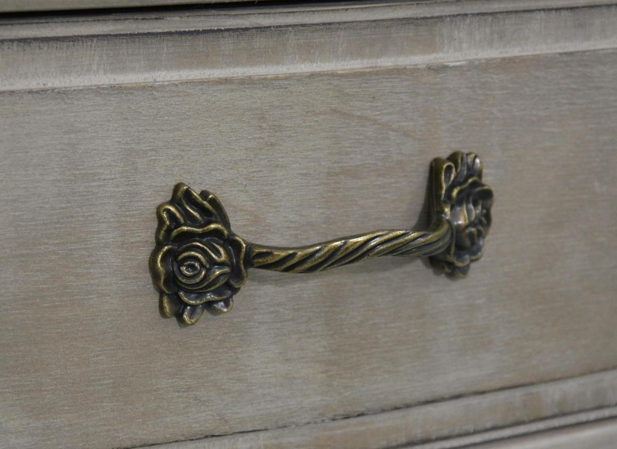 Comoda TV din Lemn cu Picioare Sculptate in Stilul Provence Livin Hill