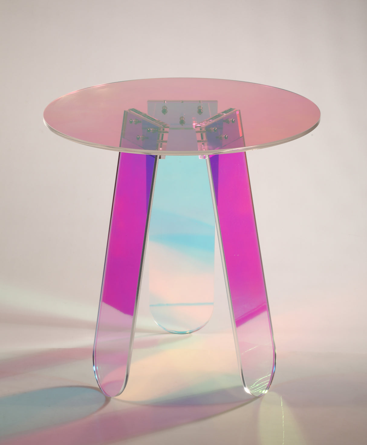 Masuta RaveNight 45 cm Acril Transparent si Opalizant Livin Hill