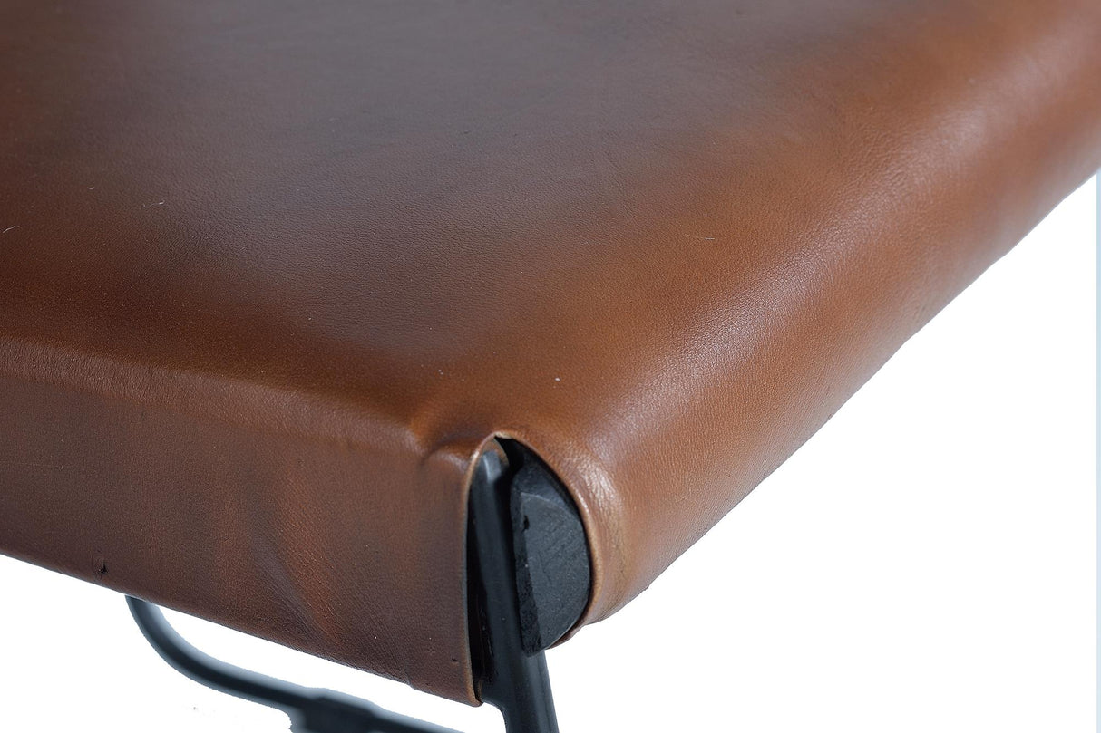 Set de 2 Scaune Tapitate din Piele cu Picioare Metalice Giner y Colomer