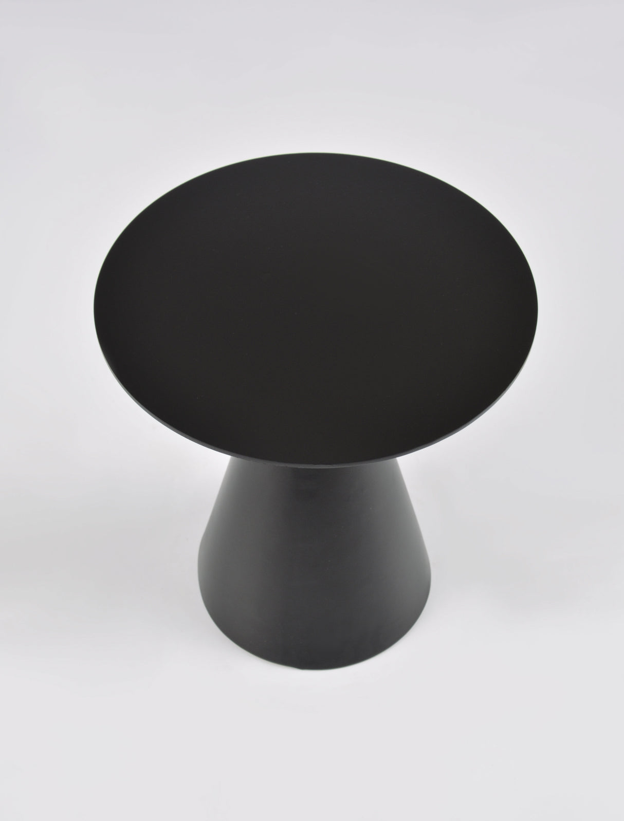 Birou Minimalist Rotund din Lemn Moale Livin Hill