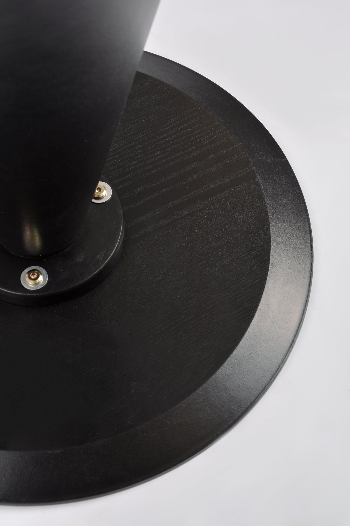 Birou Minimalist Rotund din Lemn Moale Livin Hill