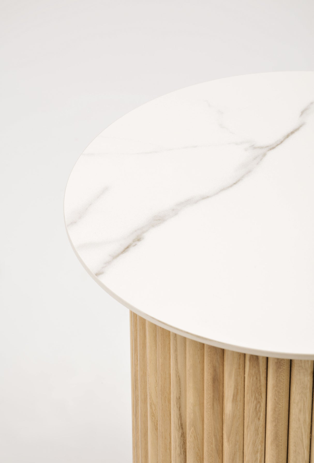 Masa de Cafea Rotunda din Ceramica si Lemn Livin Hill