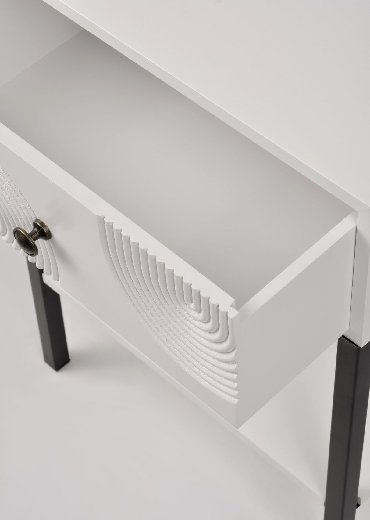 Noptiera cu Sertar Inspirat din Mid-Century Livin Hill