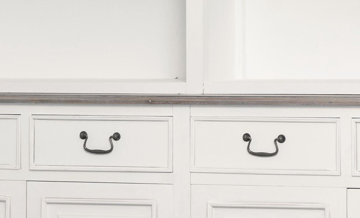 Vitrina Provensala Alba cu Blat din Lemn Inchis si Coronita Livin Hill