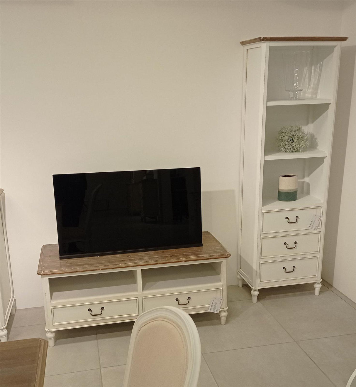 Biblioteca Provensala Alba cu Coronita Inchisa Livin Hill