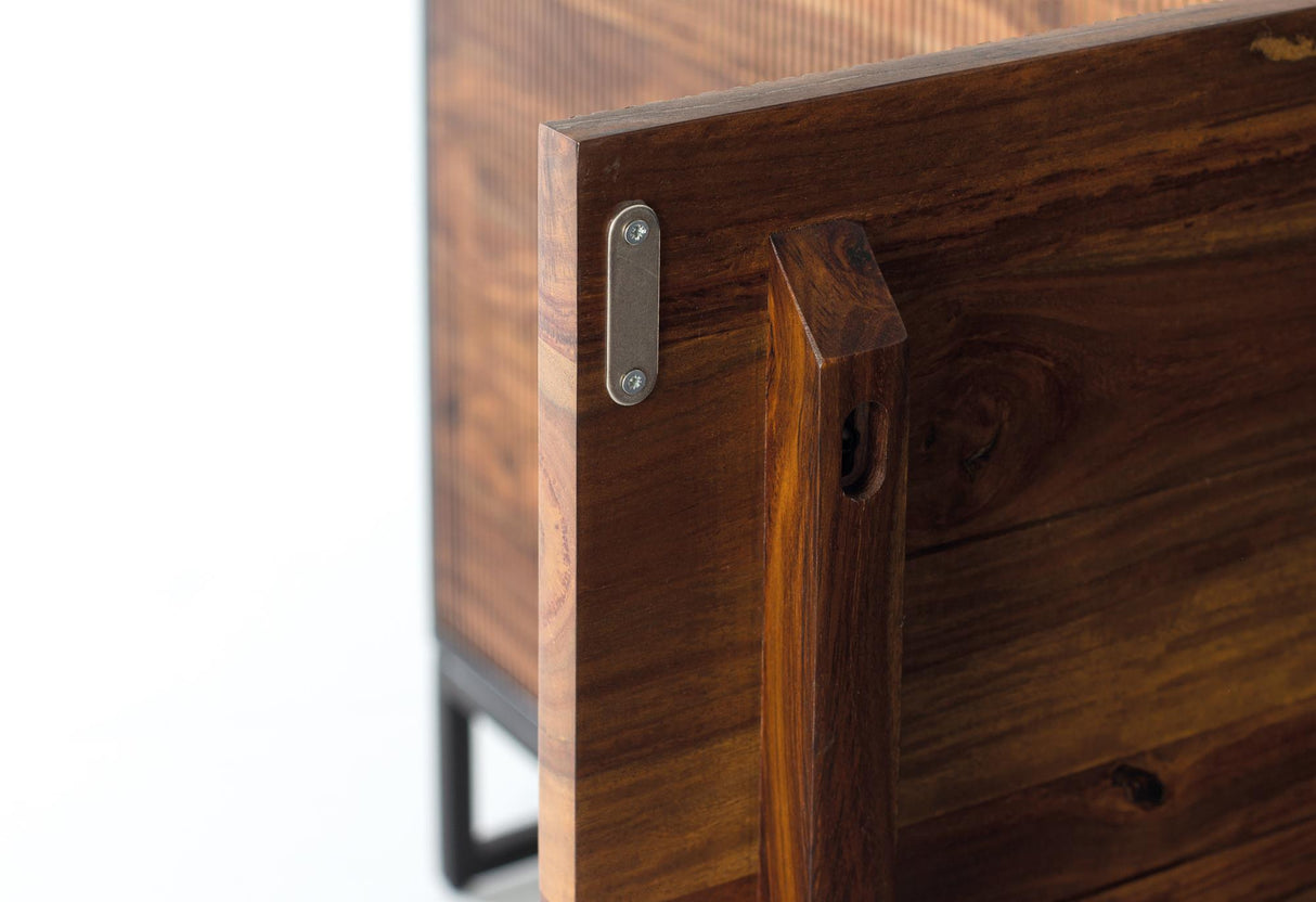 Comoda cu Usi din Lemn de Trandafir si Mango cu Baza Metalica Giner y Colomer