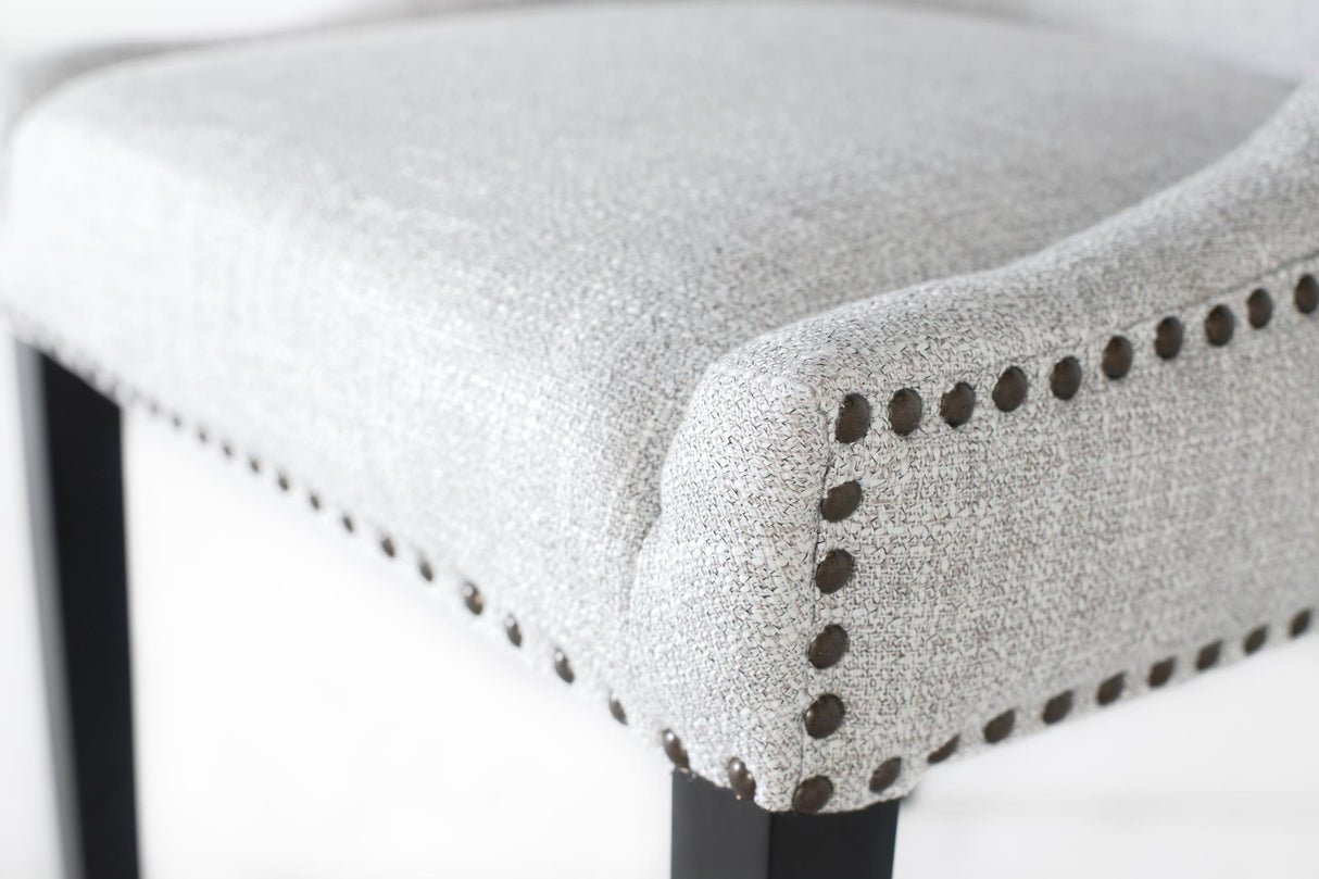 Set 2 Scaune Tapitate cu Stofa Gri si Picioare din Lemn Giner y Colomer