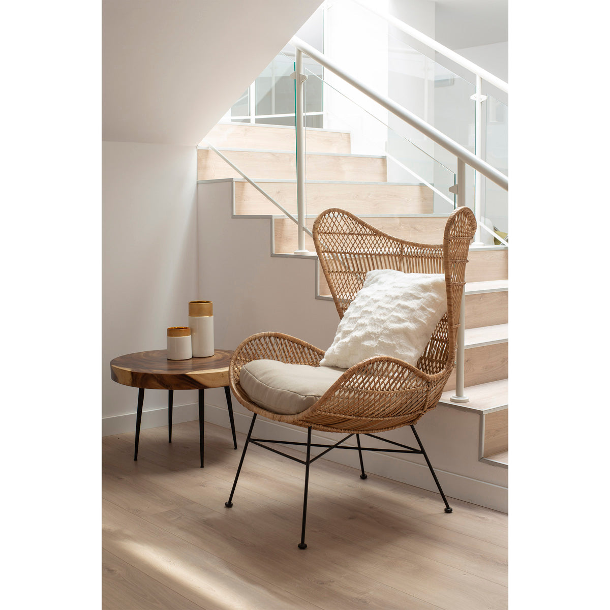 Vas din Ceramica Alba Aurie Modern Thai Natura