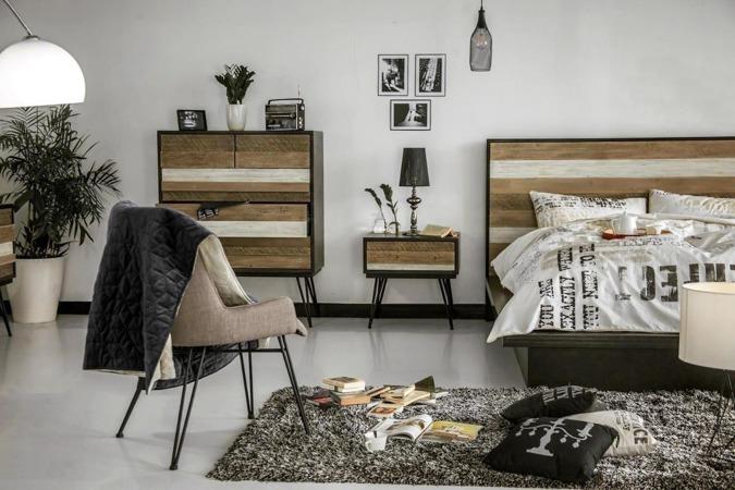 Scaun Malvi Retro din Lemn si Metal Livin Hill