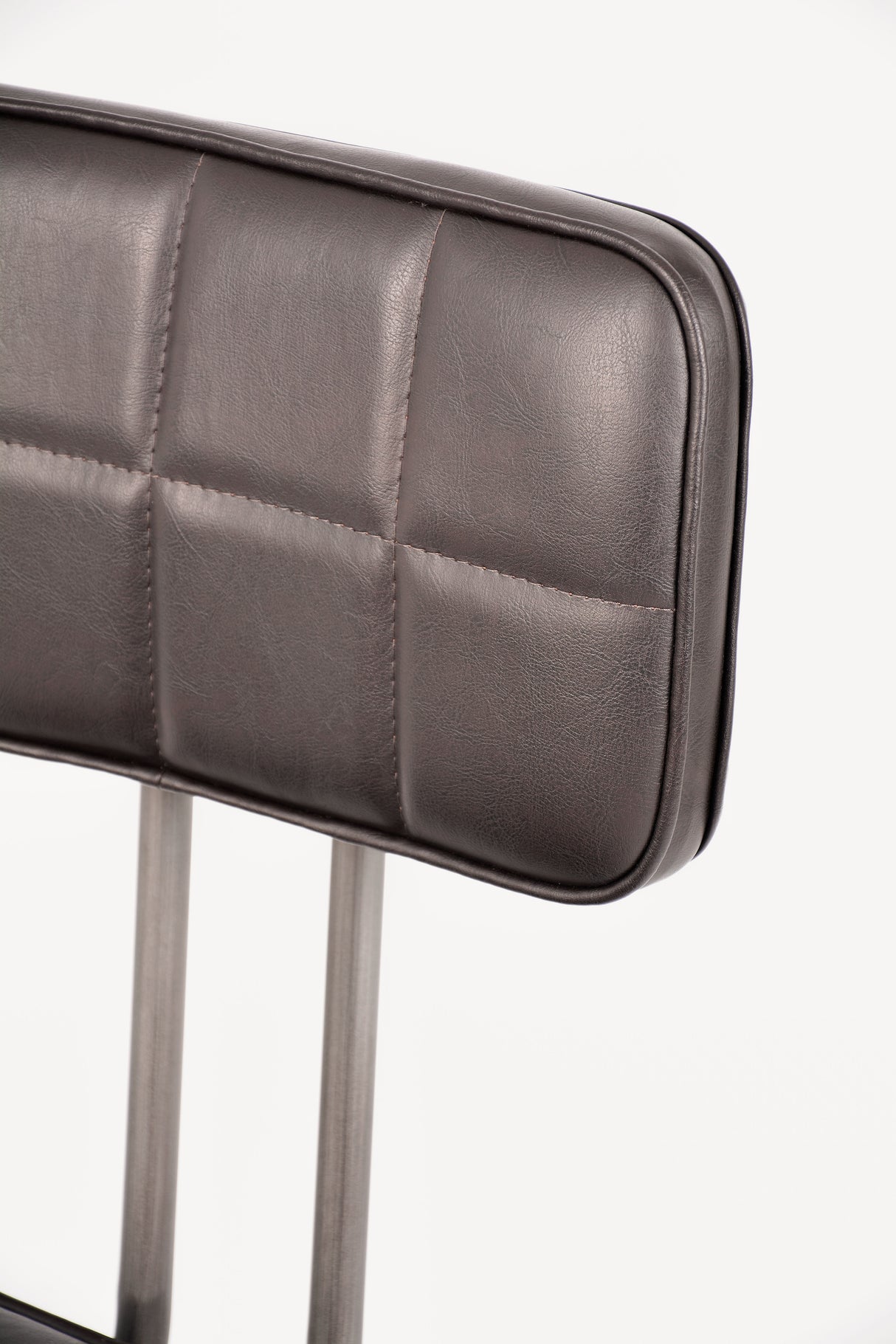 Scaunul Metalic Retro cu Tapiterie de Piele Ecologica Livin Hill