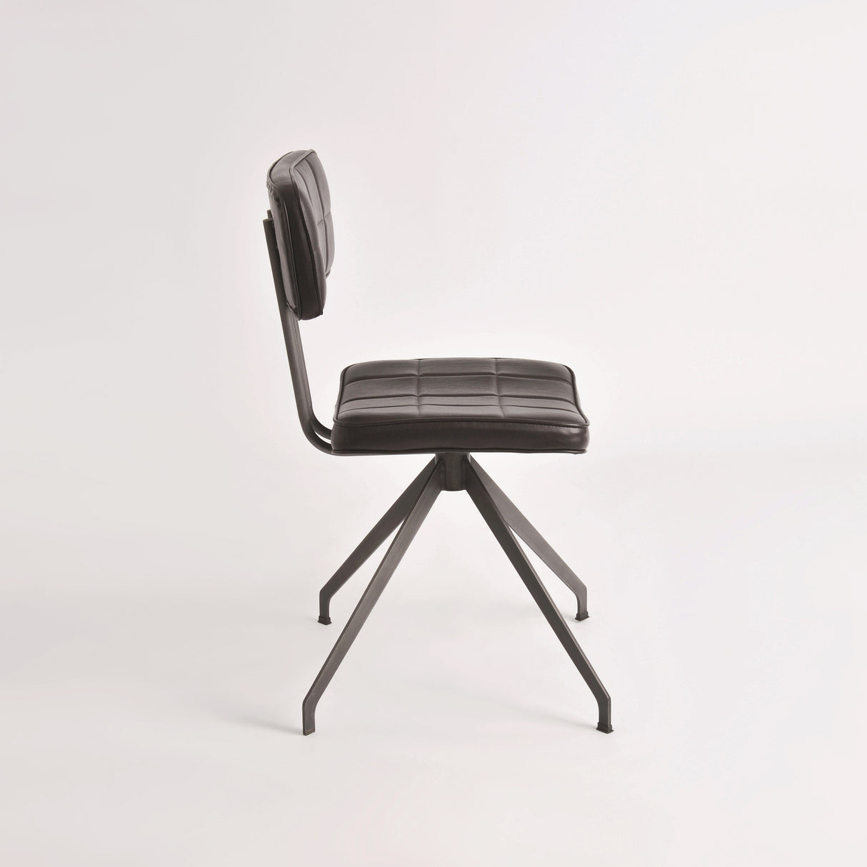 Scaunul Metalic Retro cu Tapiterie de Piele Ecologica Livin Hill