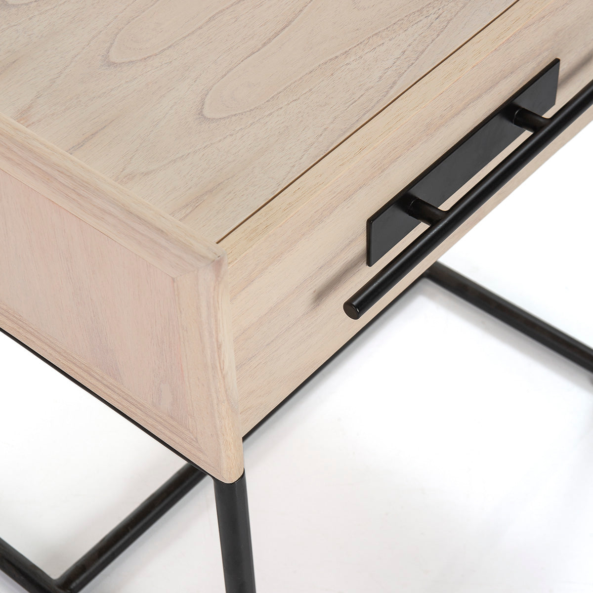 Noptiera cu Accente din Lemn Natural Metal Negru Thai Natura