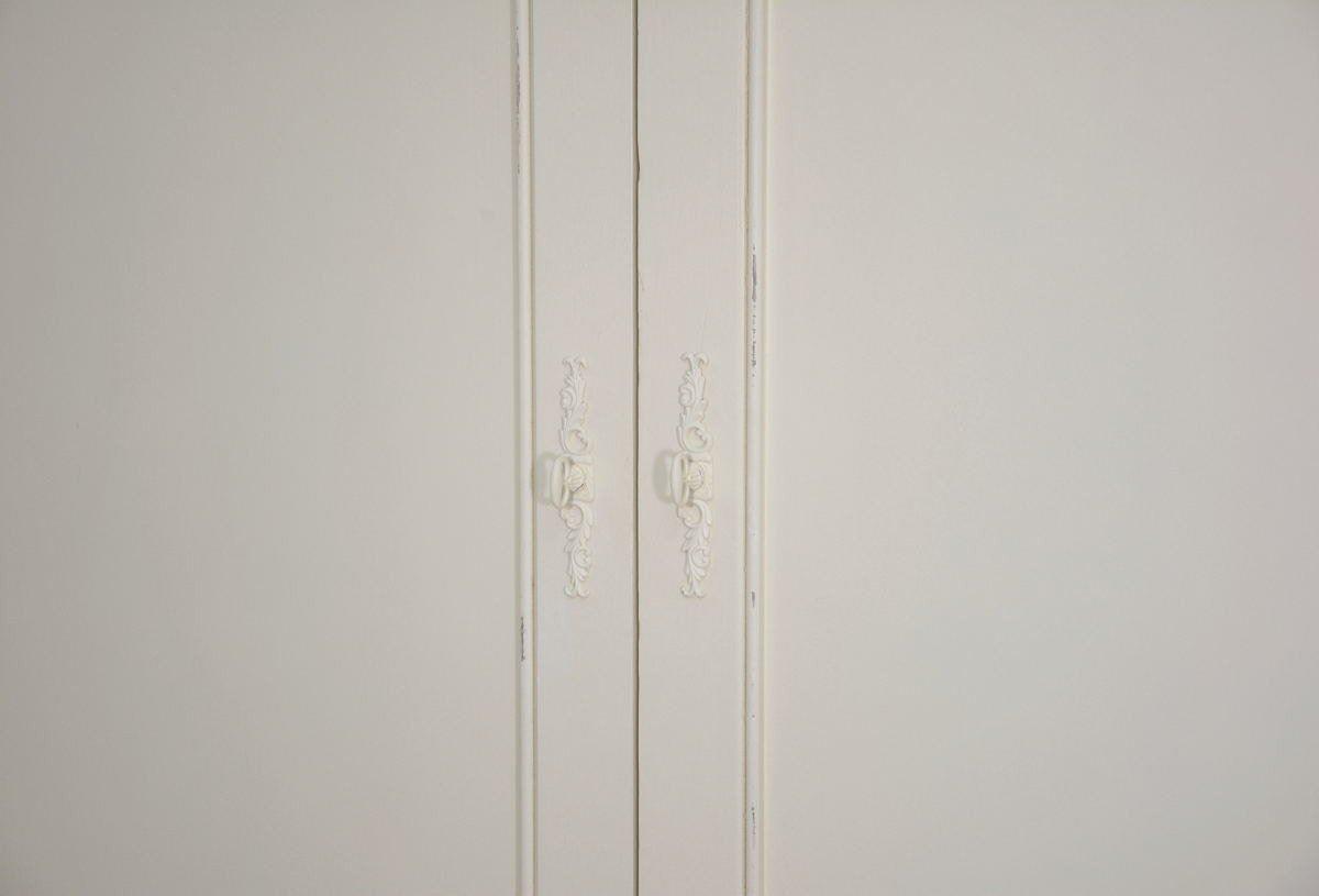 Dulap Provensal Crem cu Coroana Sculptata Livin Hill