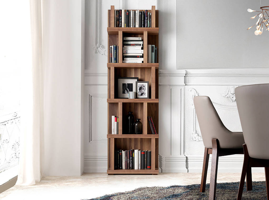 Biblioteca din Lemn de Nuc cu Design Modern Angel Cerda