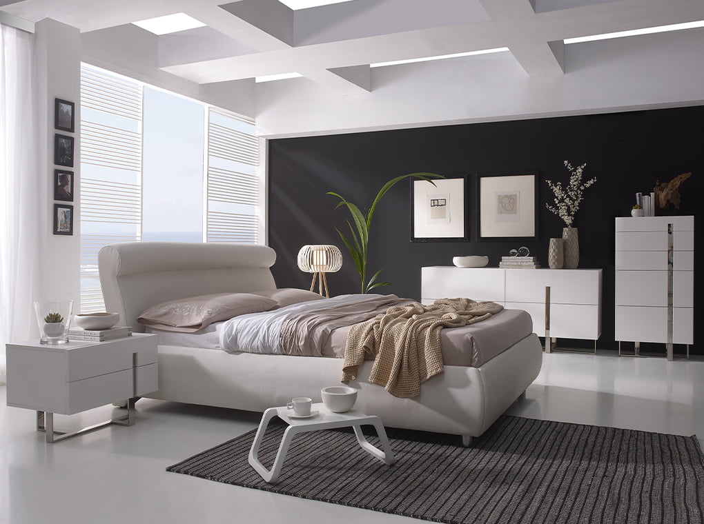 Comoda alba cu picioare din otel Angel Cerda