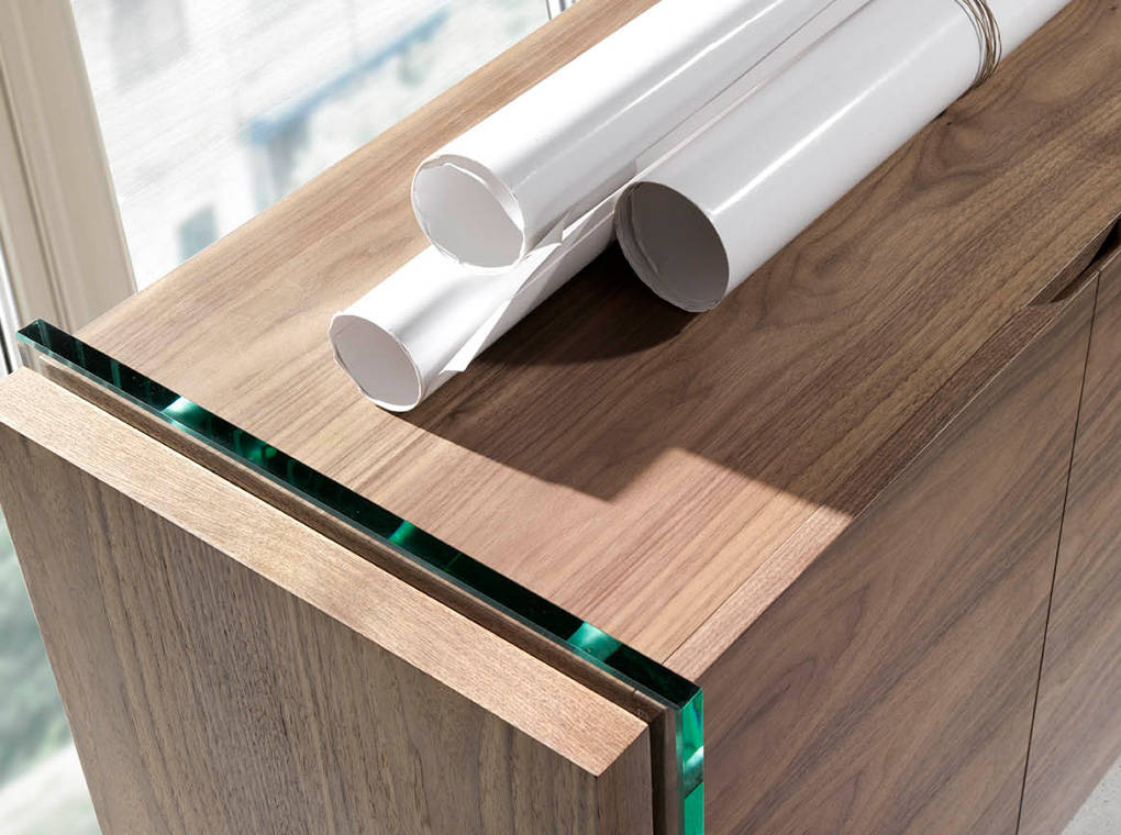 Comoda din Nuc cu Sticla Angel Cerda