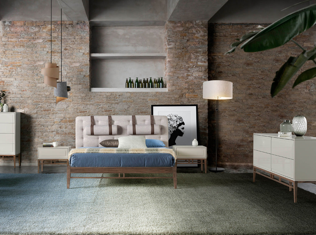 Bufet Modern din DM Lacuit cu Picioare din Nuc Angel Cerda