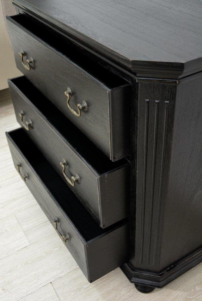 Comoda in Stil Clasic cu Picioare Drepte Livin Hill