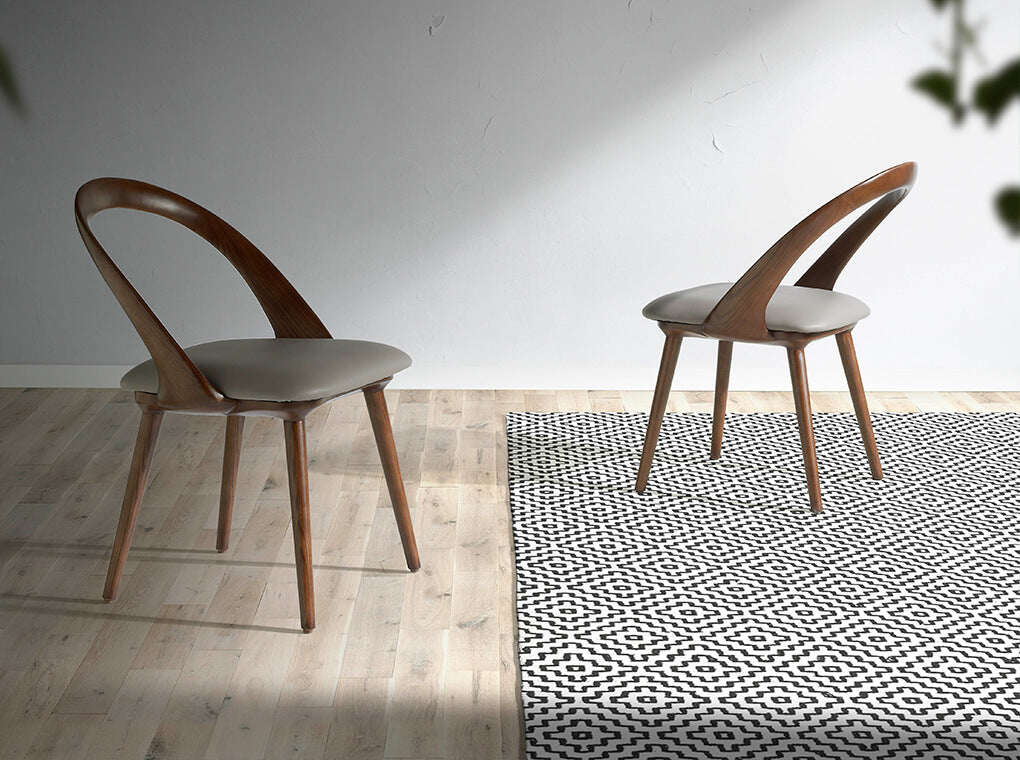 Scaun de Dining Tapitat in Piele Ecologica cu Structura din Lemn de Frasin Angel Cerda