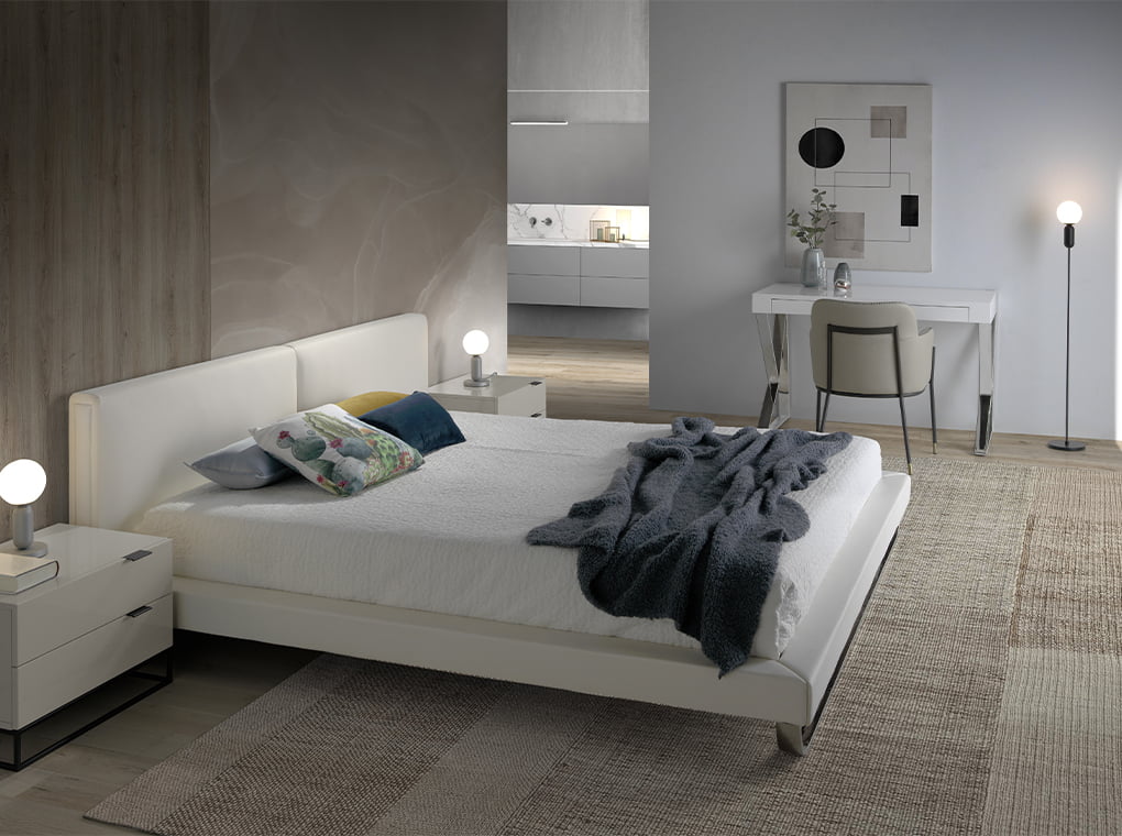 Scaun de Dining Tapitat in Piele Ecologica cu Picioare din Otel Negru Angel Cerda