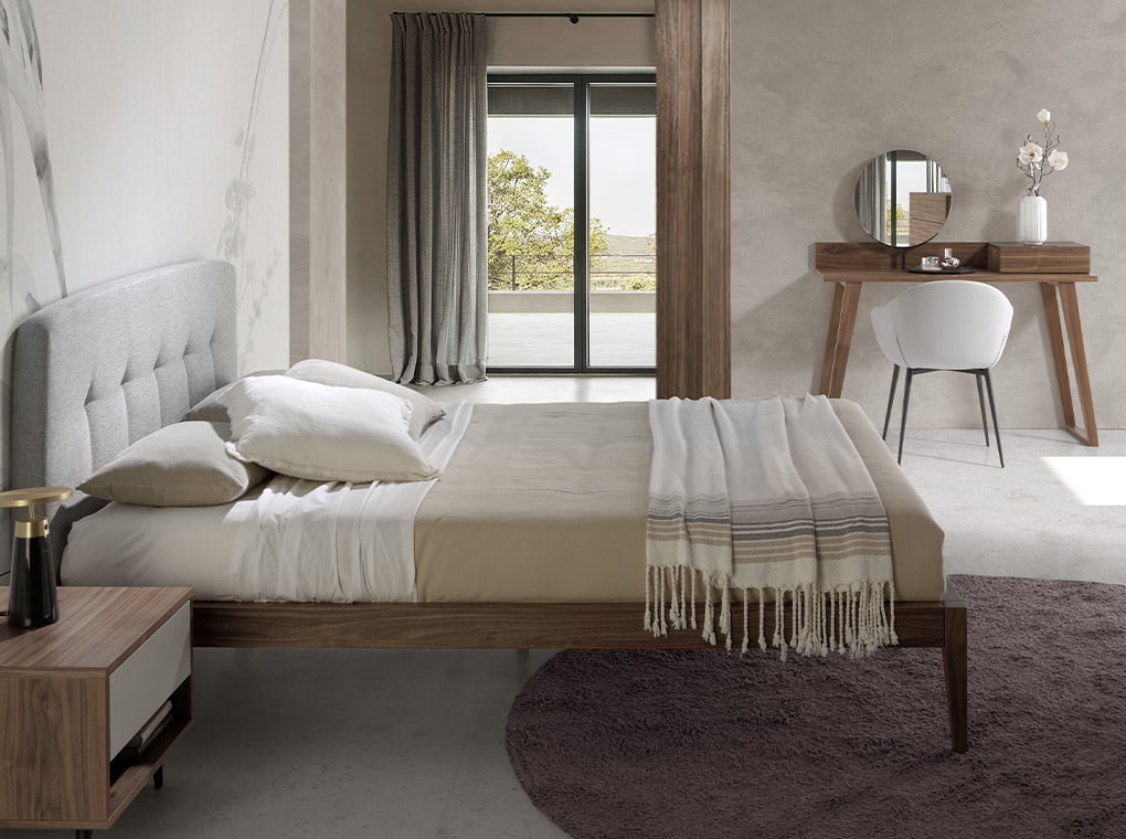 Scaun tapitat cu material textil si eco-piele cu picioare din otel negru Angel Cerda