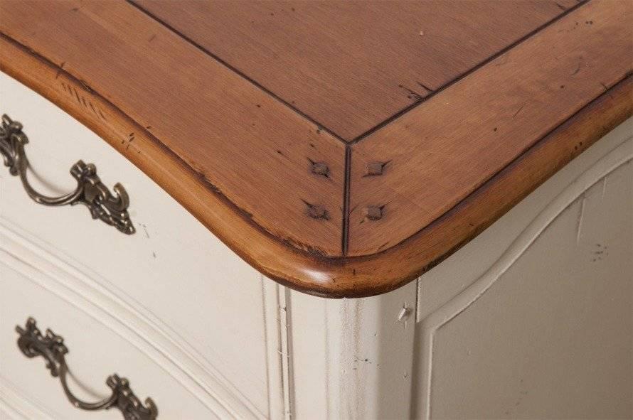 Dulap Provence cu Picioare Sculptate si Manere Bronz Livin Hill