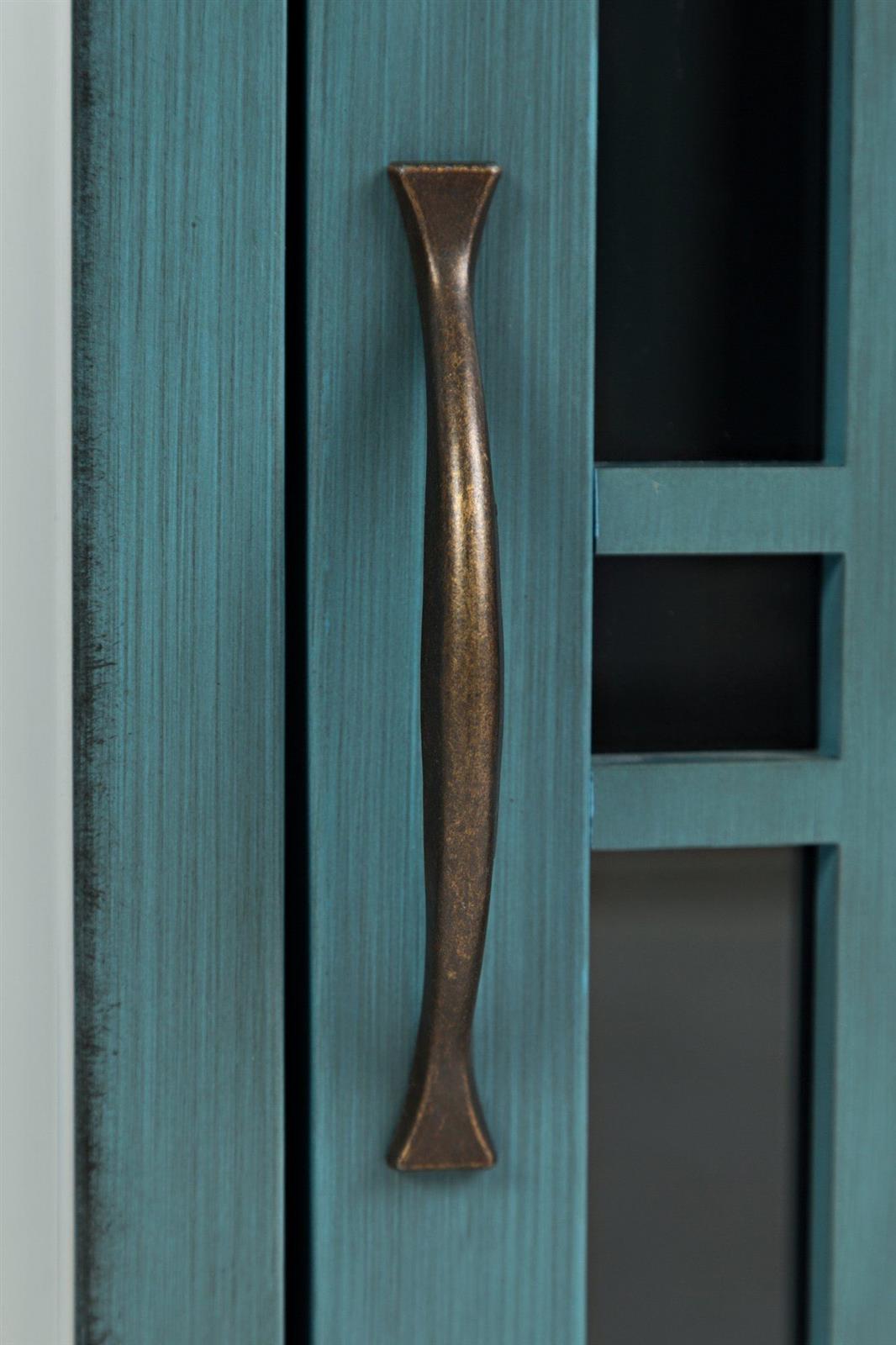 Noptiera din Lemn de Acacia cu Usi Ornamentale Livin Hill