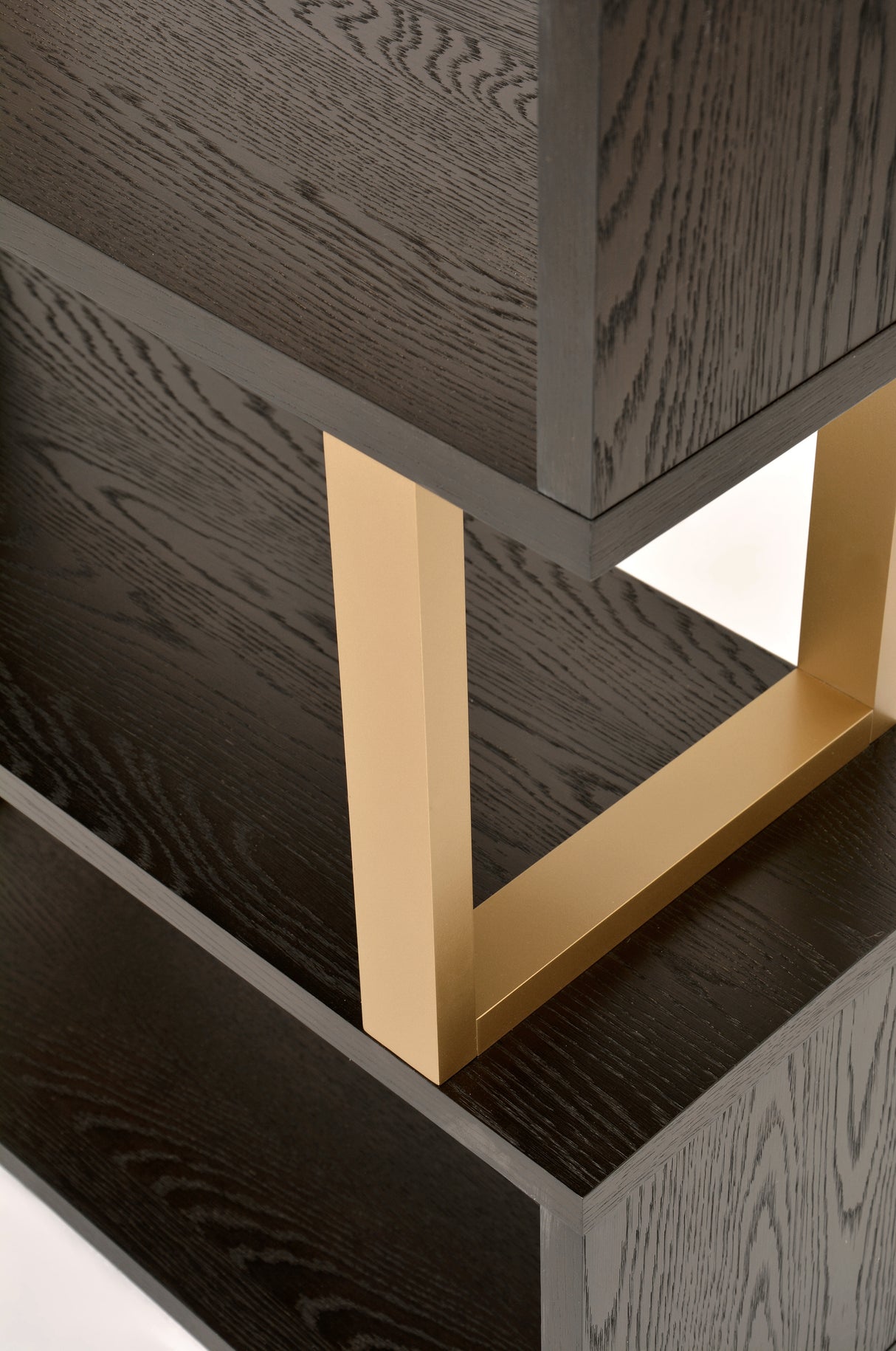 Biblioteca Moderna din Lemn de Fag cu Elemente Aurii Livin Hill