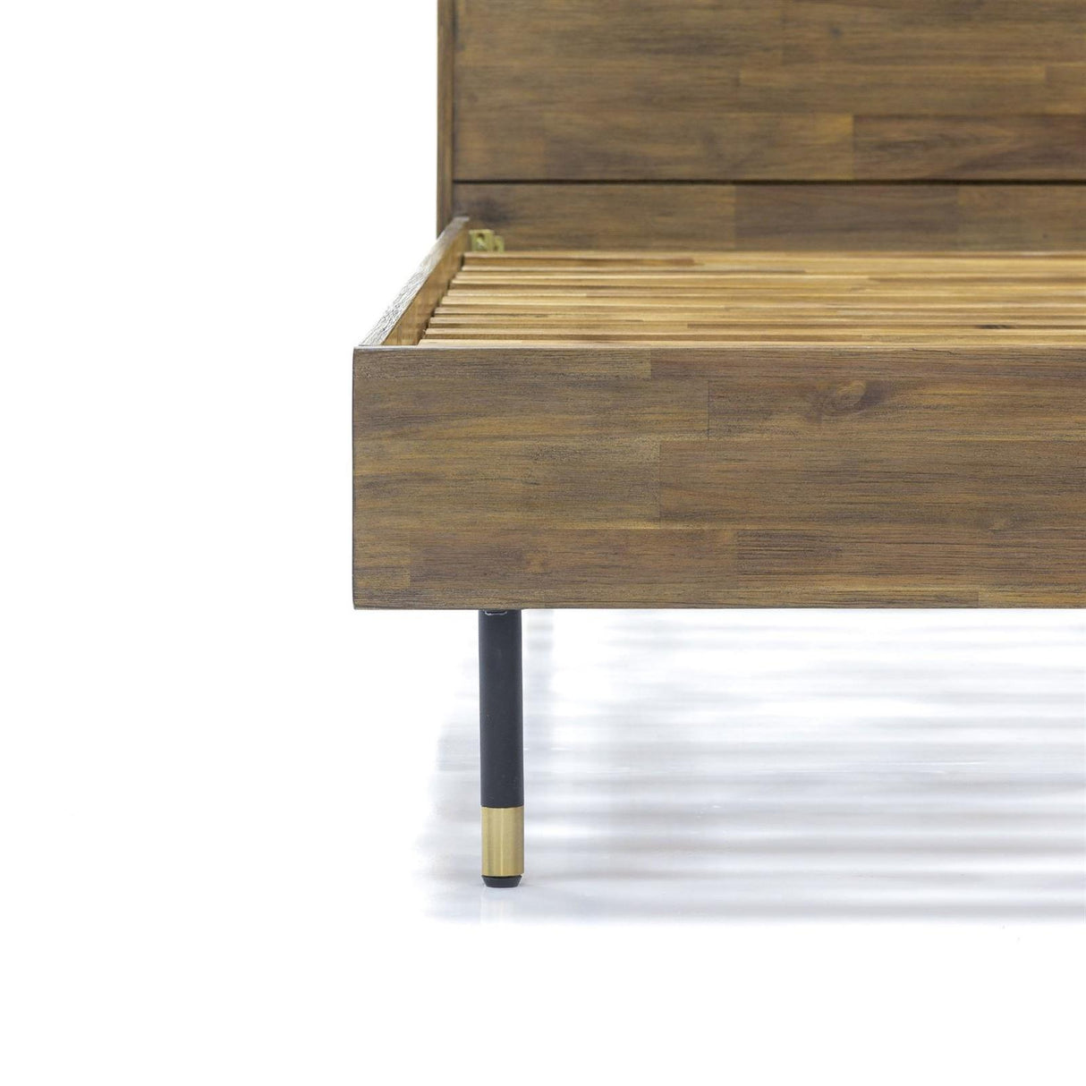 Pat din Lemn de Acacia Exotic cu Structura si Picioare Metalice Negre Livin Hill