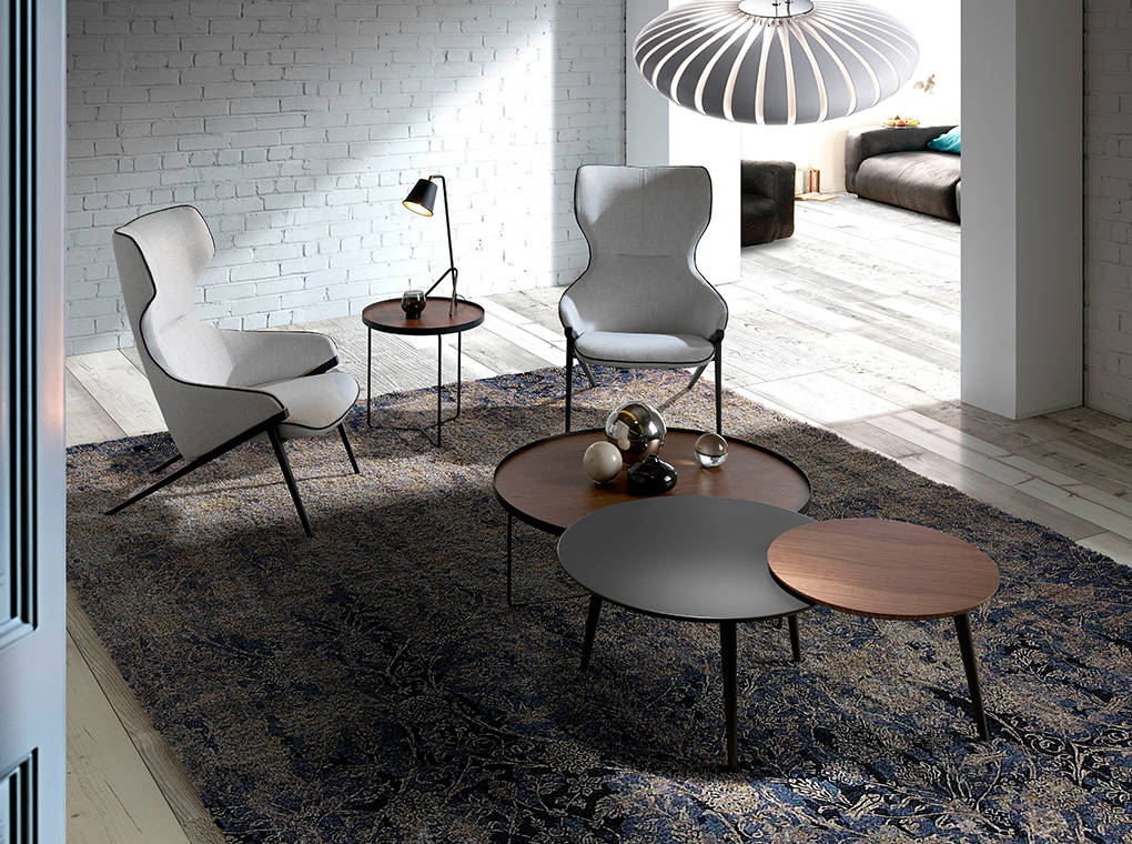 Fotoliu Tapitat cu Stofa Gri si Margini Negre Angel Cerda