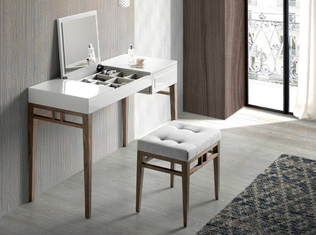 Taburet Tapitat cu Material Gri si Capitonaj Angel Cerda