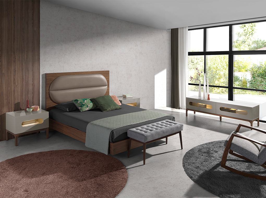 Banchetă tapițată gri închis cu picioare din lemn nuc – design modern și versatilitate 5107 Angel Cerda