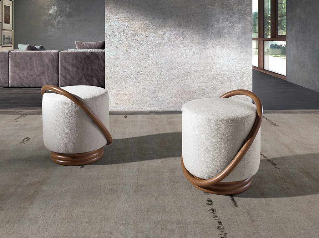 Taburete alb tapitat cu lemn de nuc Angel Cerda