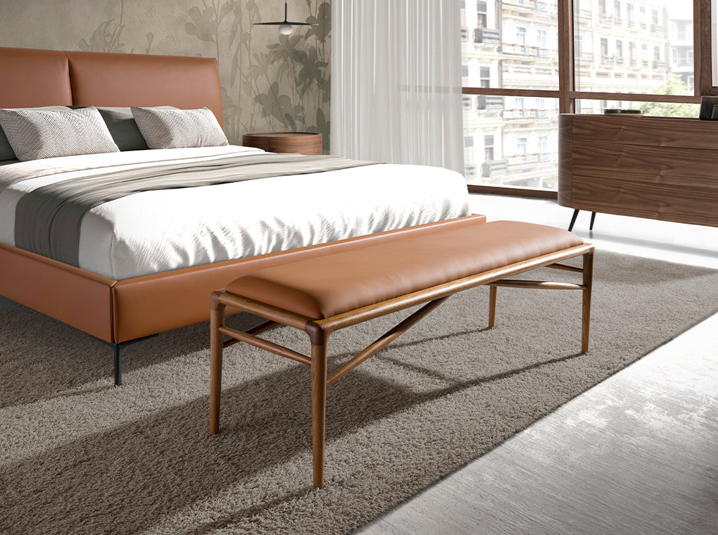 Bancheta din Piele Maro cu Picioare din Lemn de Nuc Angel Cerda