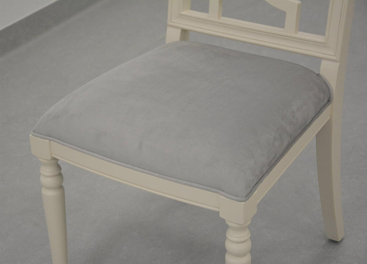 Scaun Provence Alb-Antichitate cu Picioare Sculptate Livin Hill