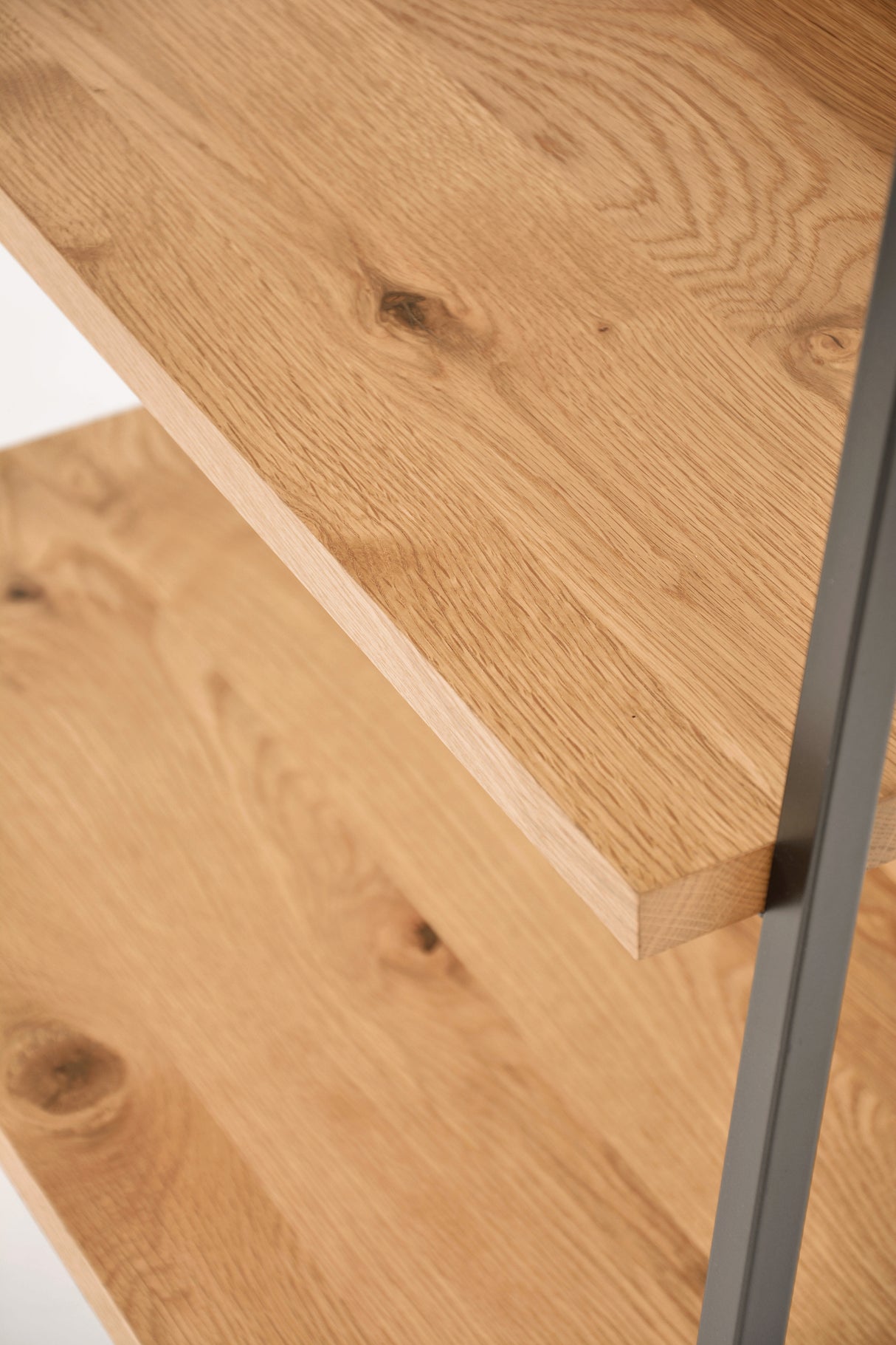 Biblioteca Loft din Stejar cu Picioare din Otel Livin Hill