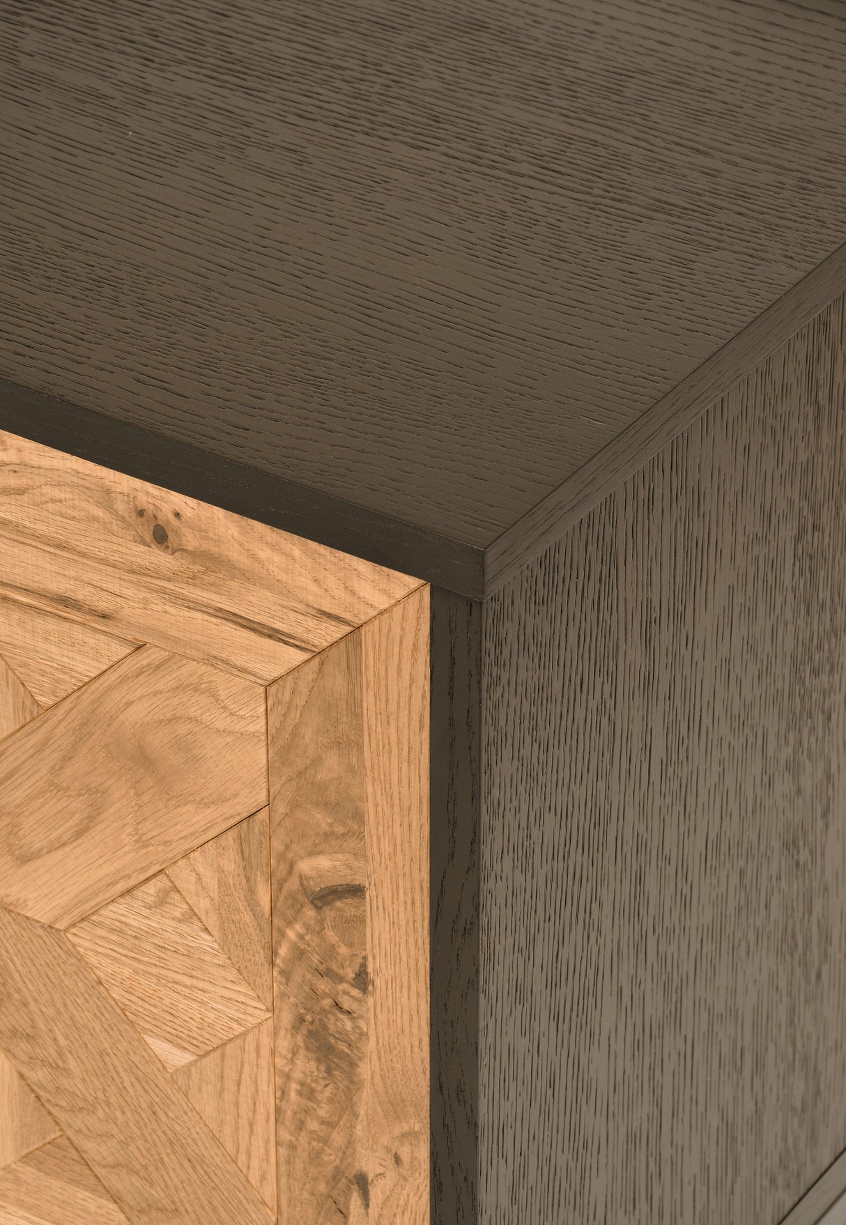 Comoda TV Loft cu Structura din Otel si Fronturi din Stejar Alb Livin Hill