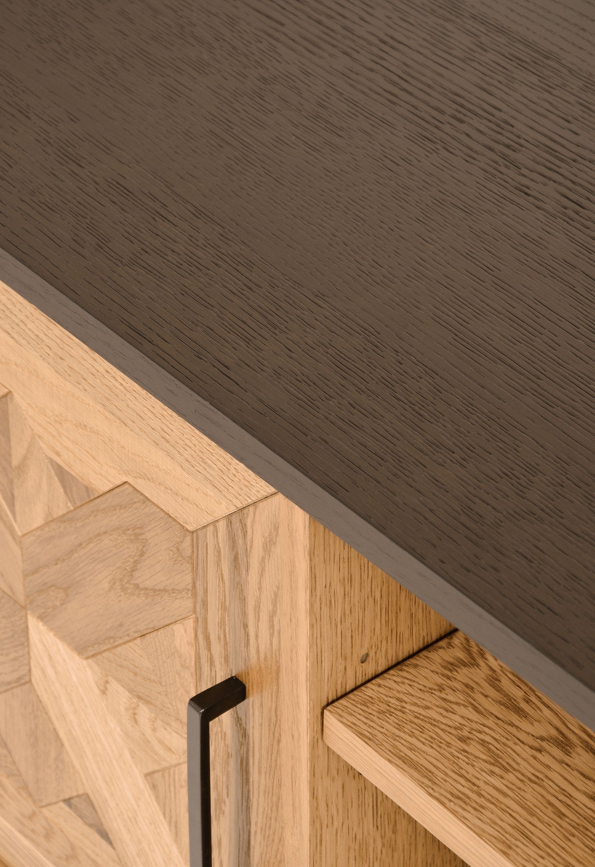 Comoda TV Loft cu Structura din Otel si Fronturi din Stejar Alb Livin Hill