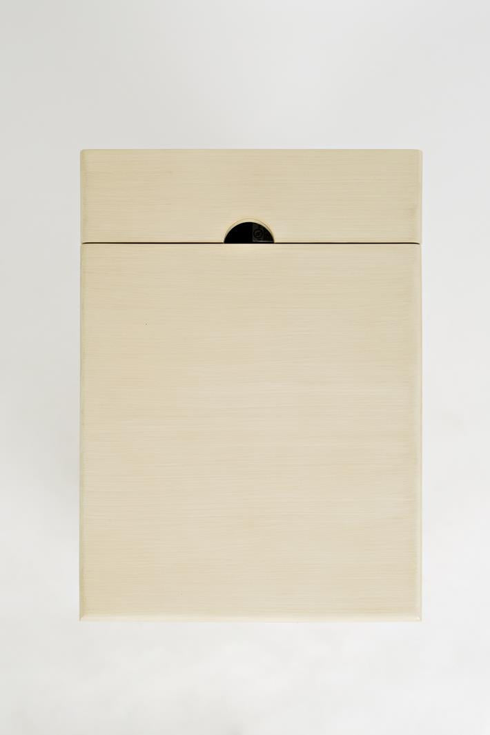 Noptiera din Lemn de Acacia cu Usi Ornamentale Livin Hill