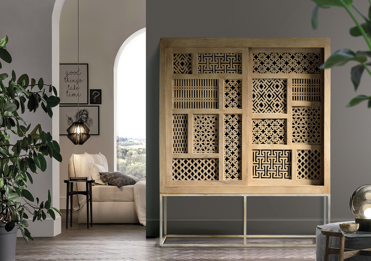 Dulap cu Usi Glisante din Lemn de Tek si Baza Metalica Giner y Colomer