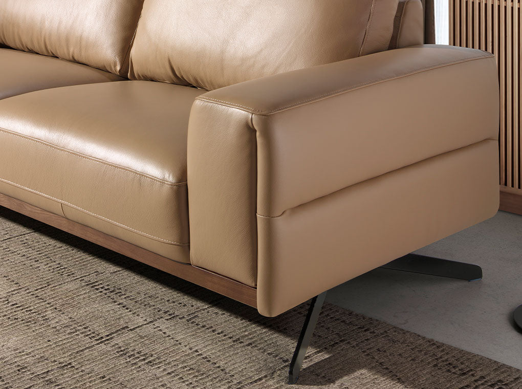 Canapea cu 3 locuri tapitata in piele de culoare Arena Angel Cerda