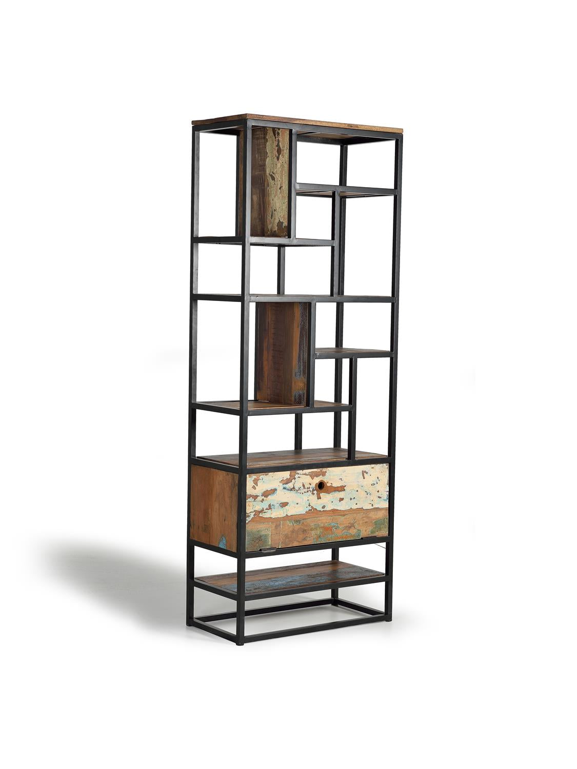 Biblioteca cu Usa Rabatabila din Lemn Reciclat si Structura Metalica Giner y Colomer