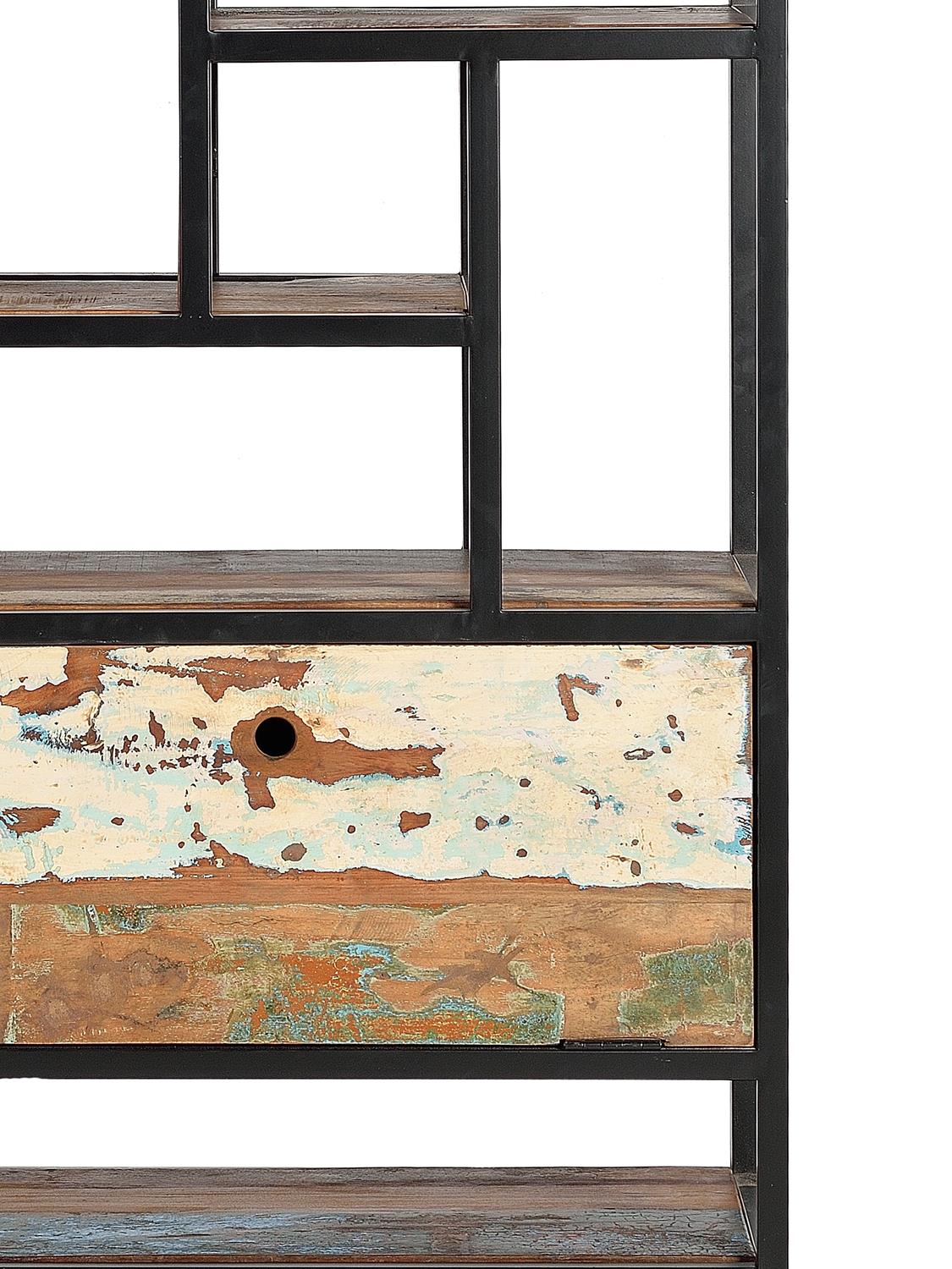 Biblioteca cu Usa Rabatabila din Lemn Reciclat si Structura Metalica Giner y Colomer