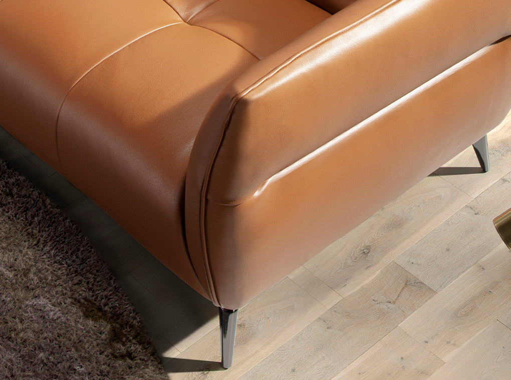 Canapea de Design Modern Tapitata in Piele Maro Angel Cerda