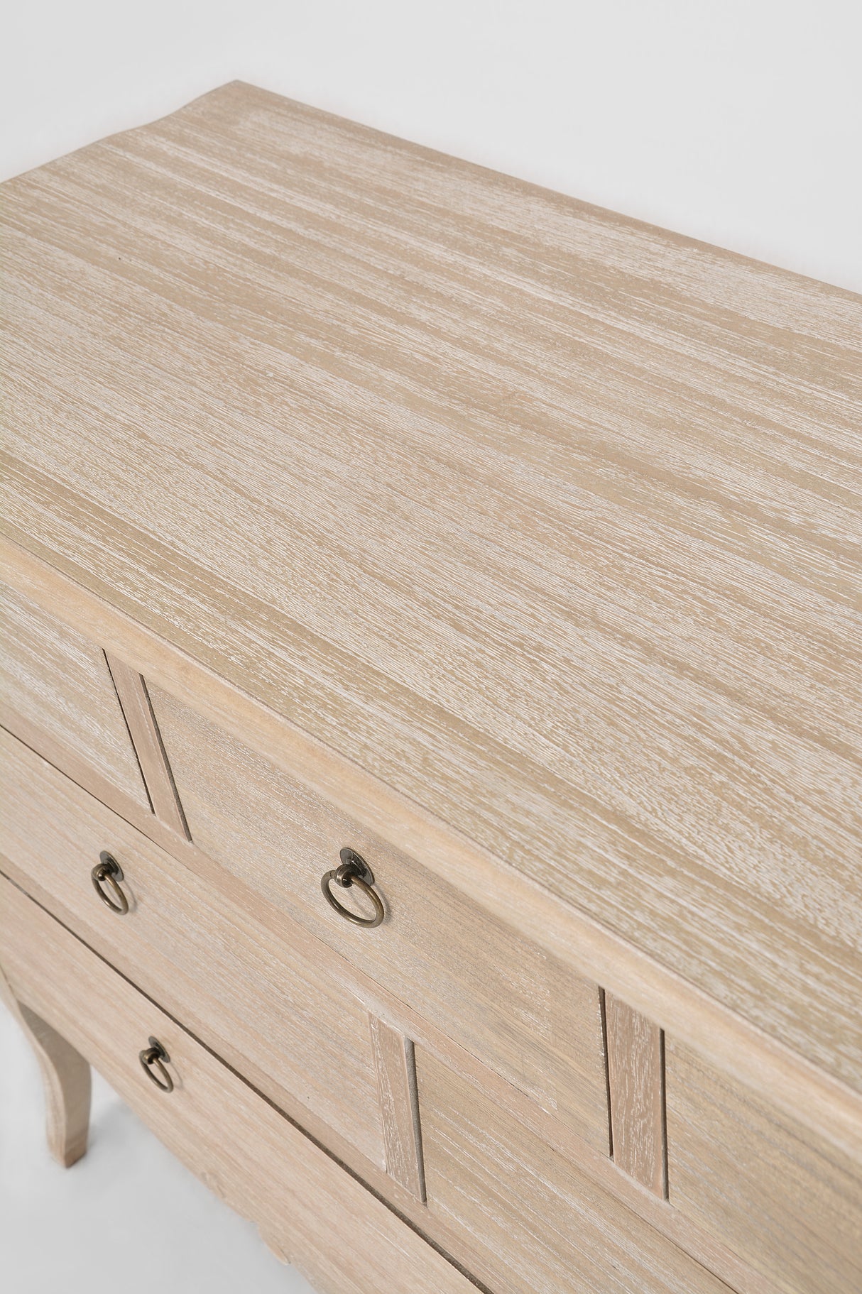 Comoda cu Picioare Sculptate din Lemn de Paulownia Livin Hill