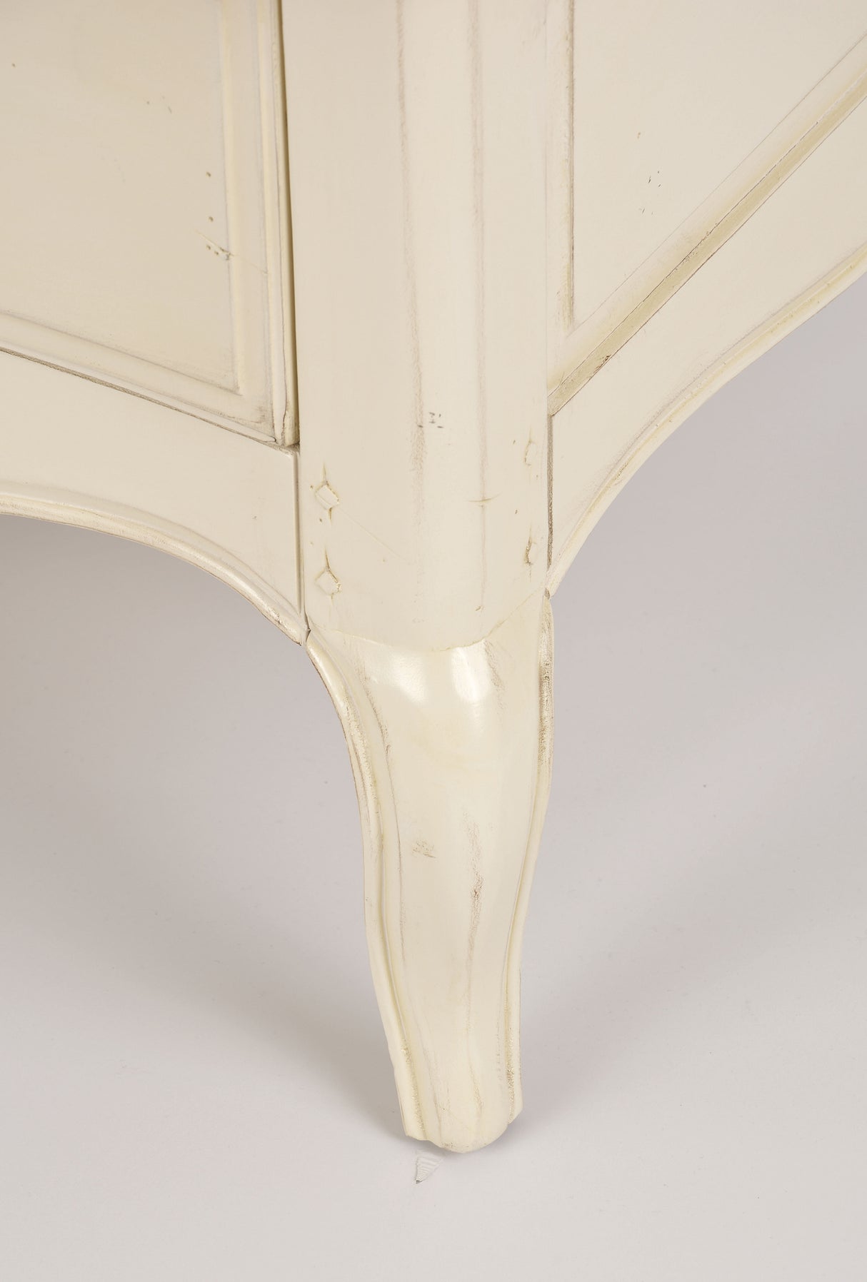 Masuta de Cafea din Lemn Masiv cu Picioare Sculptate Livin Hill