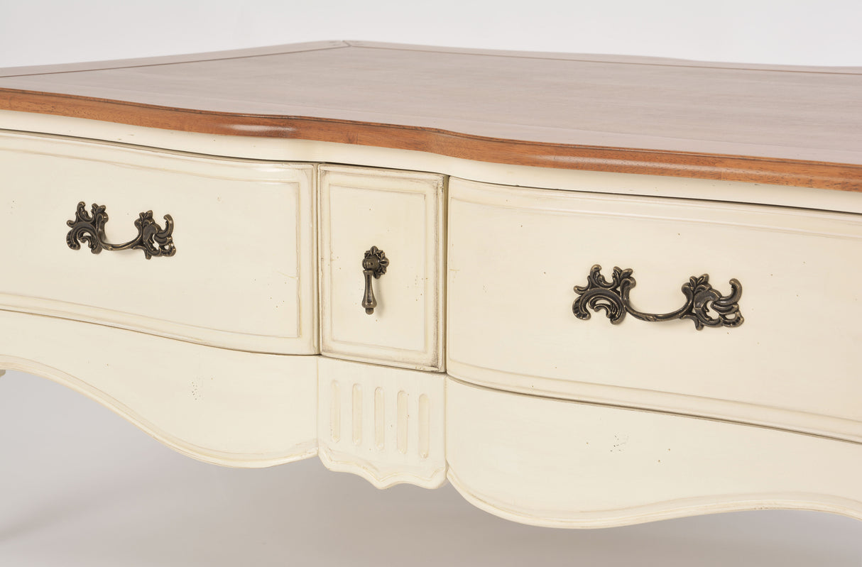 Masuta de Cafea din Lemn Masiv cu Picioare Sculptate Livin Hill