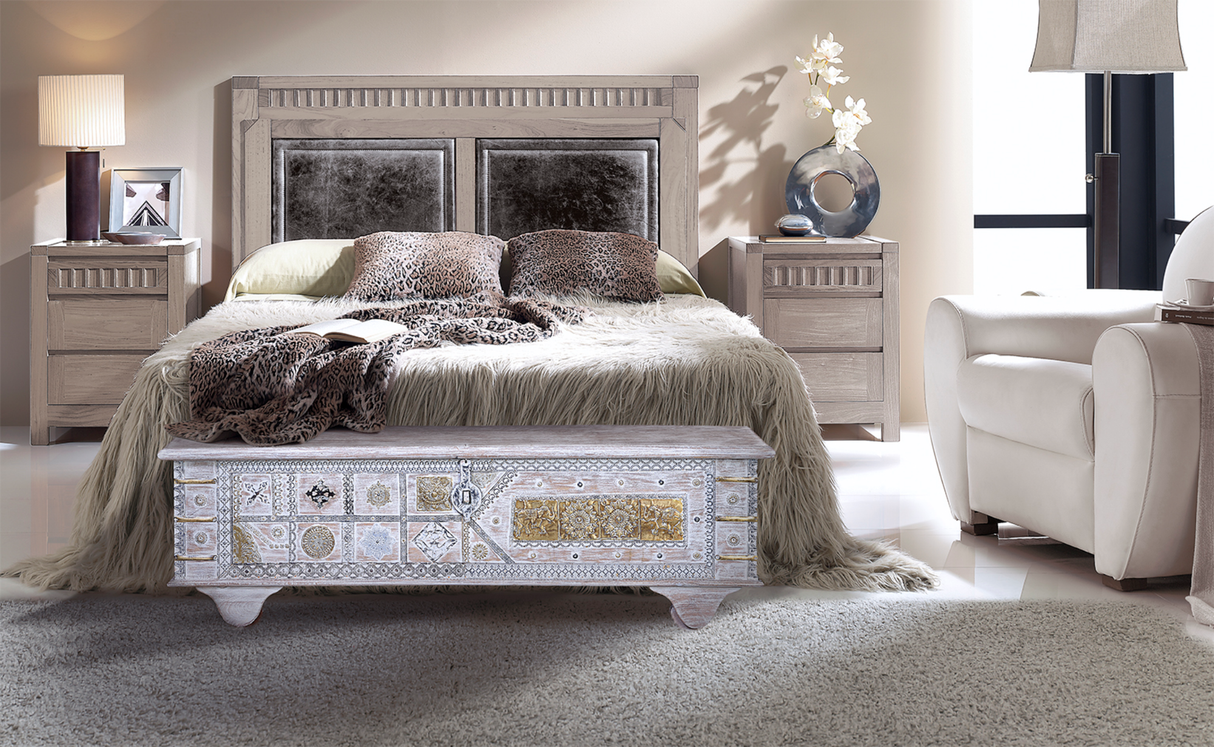 Cufar din Lemn de Mango cu Detalii de Bronz Giner y Colomer