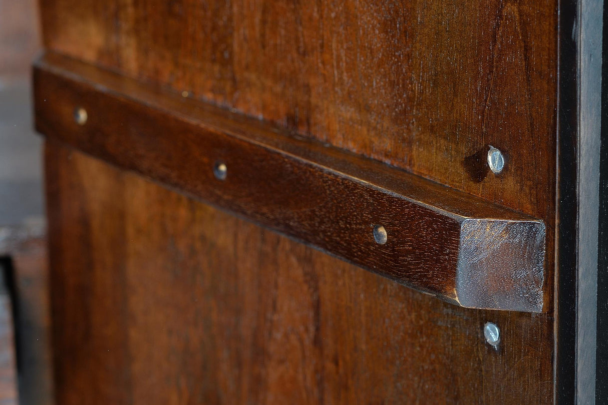 Dulap din Lemn Mango cu Detaliu Sculptat Manual Giner y Colomer